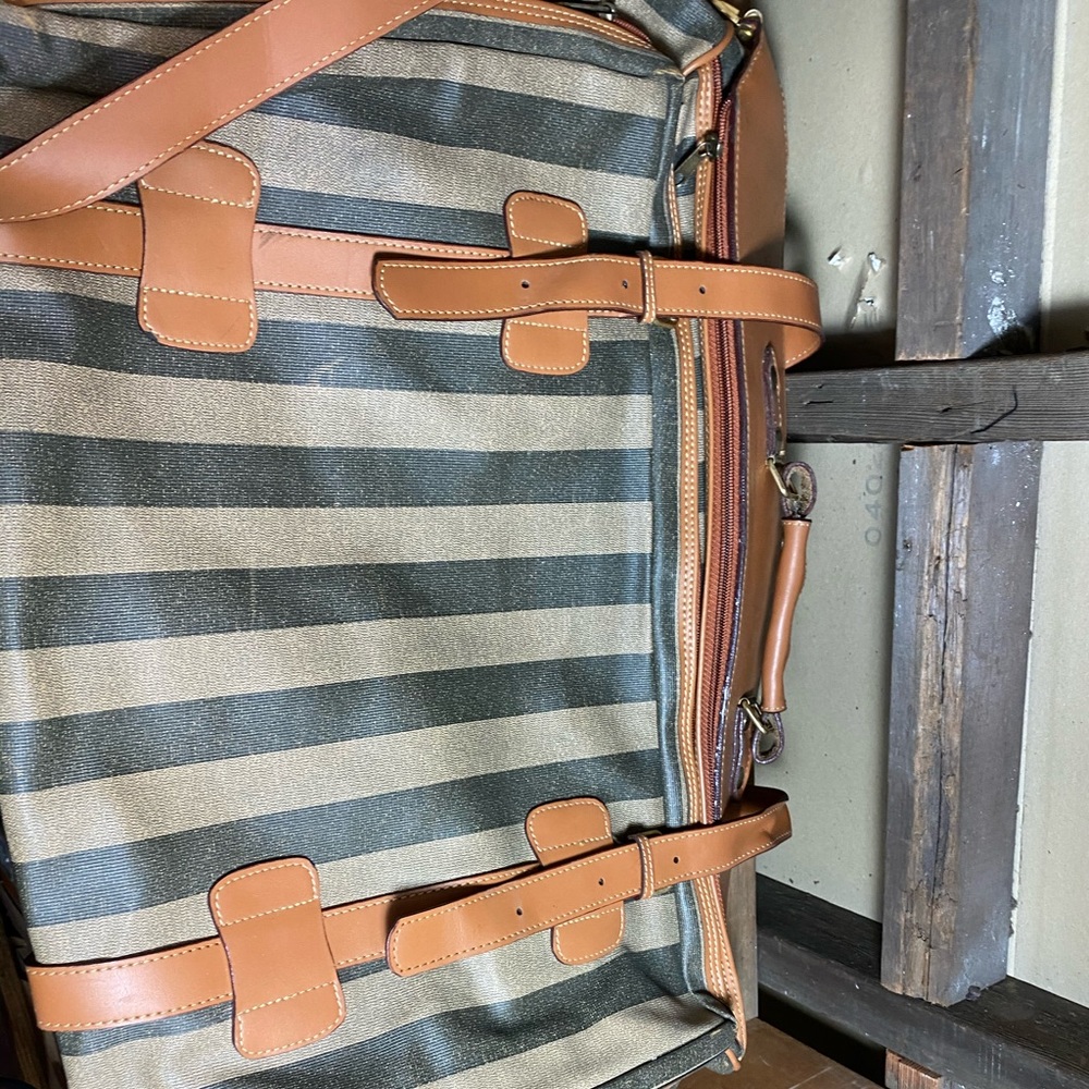 Duffle bag - Picture 2 of 3